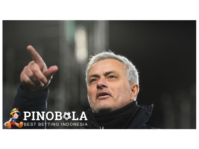 "Jose Mourinho Bangun Mentalitas Pemenang di AS Roma"